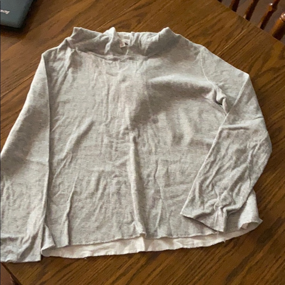 Gap sweater